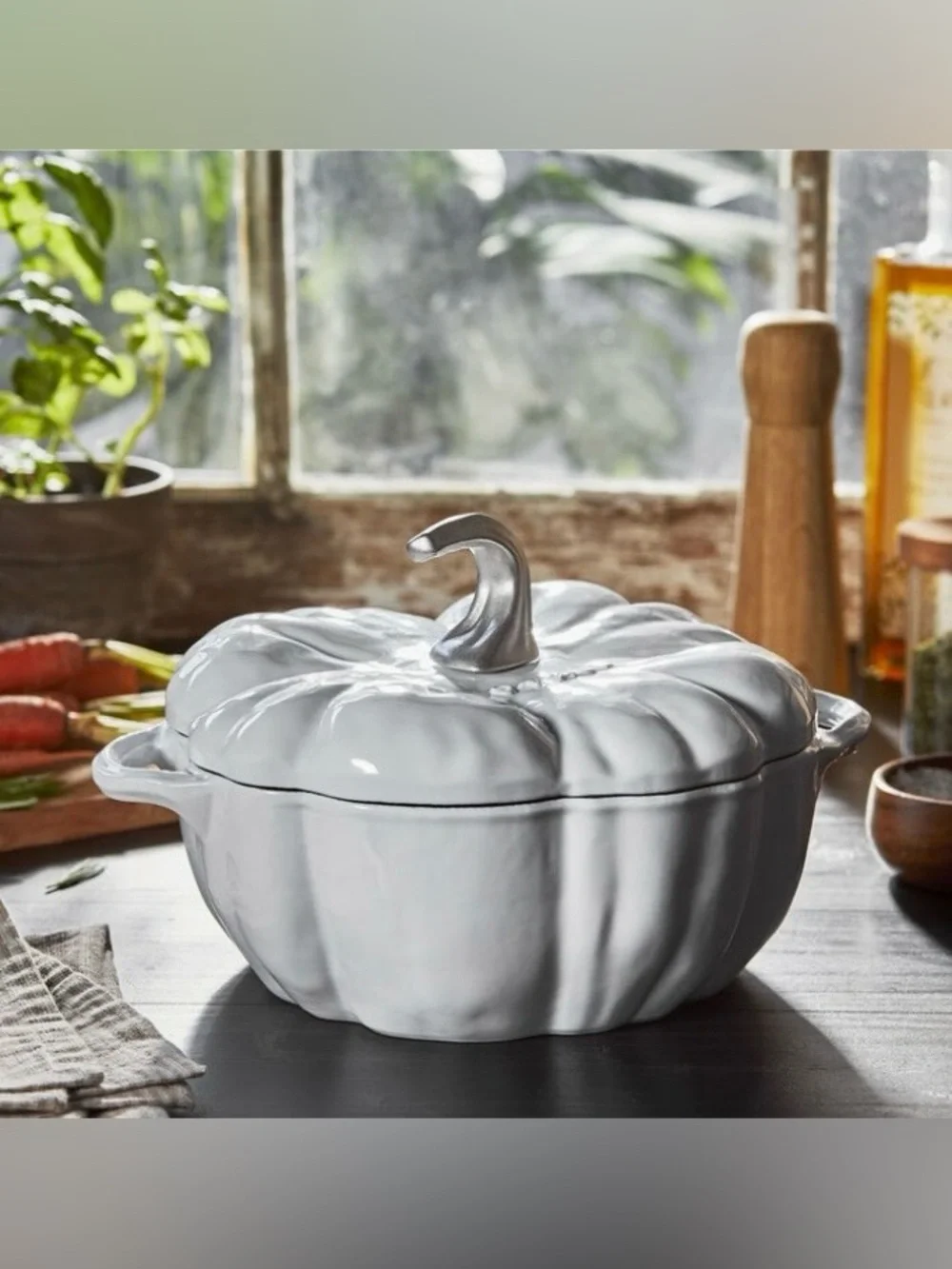 STAUB ❤️CAST IRON 3.5 qt, Pumpkin With Stainless Steel Knob, Pure-white NIB